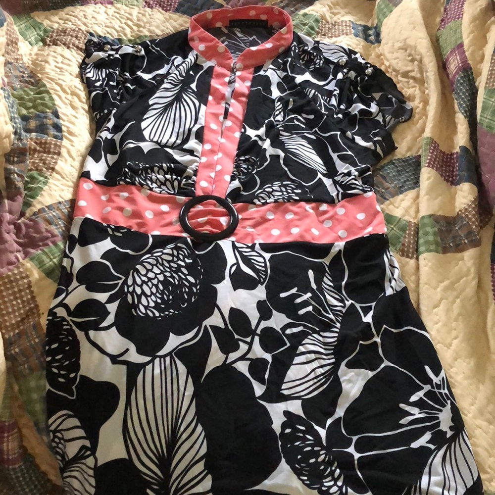 Apostrophe blouse.  Size XL